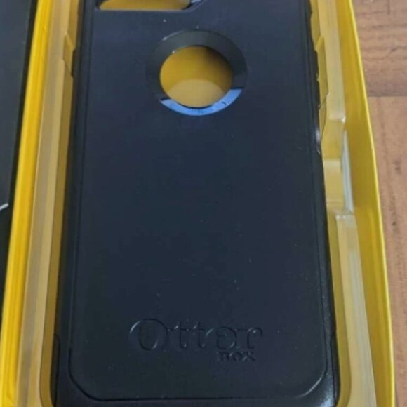 NEW OtterBox Commuter Series Case for iPhone 8 Plus and iPhone 7 Plus - Black - Picture 2 of 3